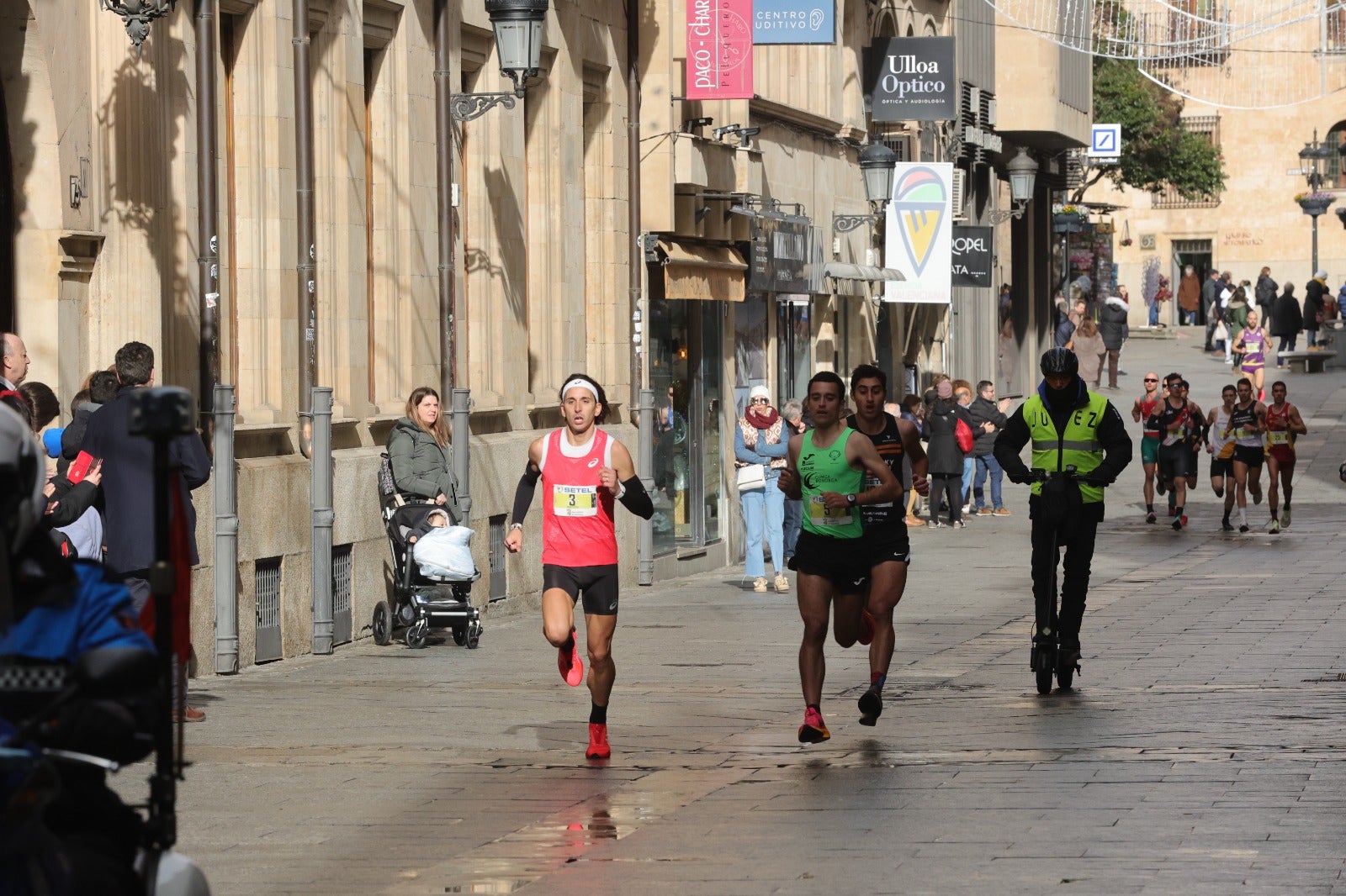 San Silvestre Salmantina: paso por el Puente Romano y calle Compañía