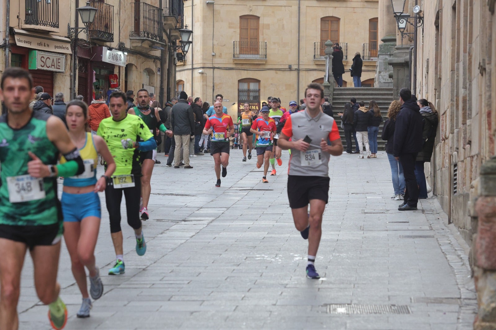 San Silvestre Salmantina: paso por el Puente Romano y calle Compañía