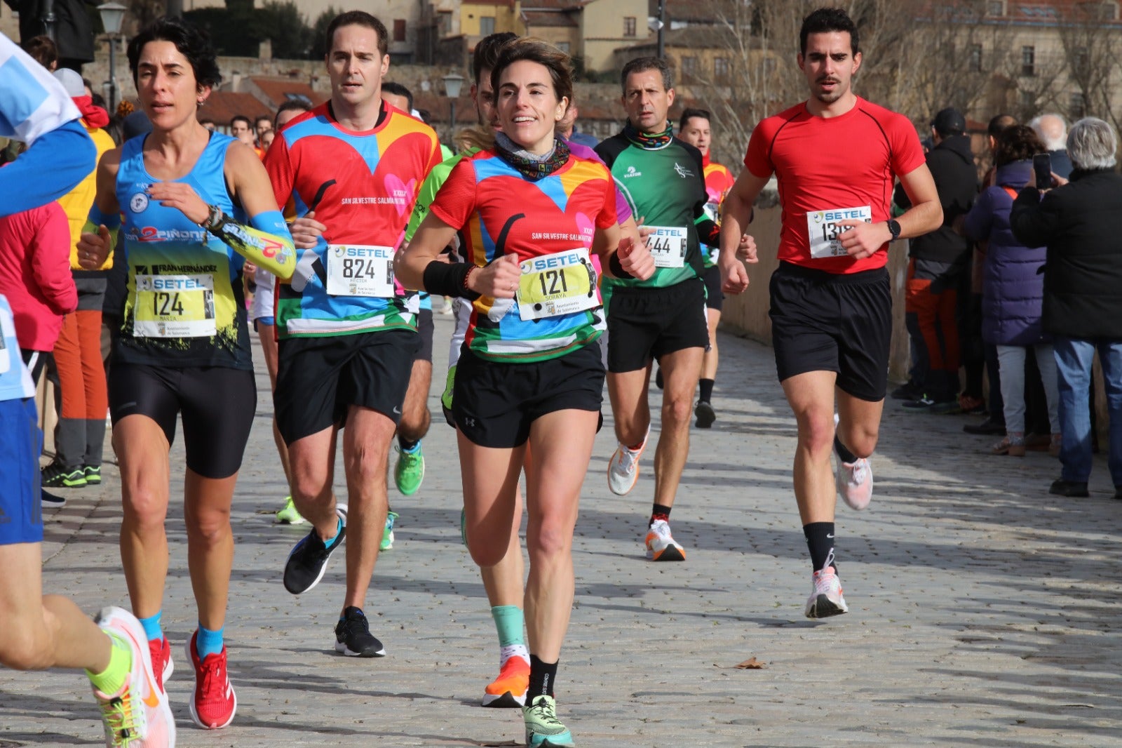 San Silvestre Salmantina: paso por el Puente Romano y calle Compañía
