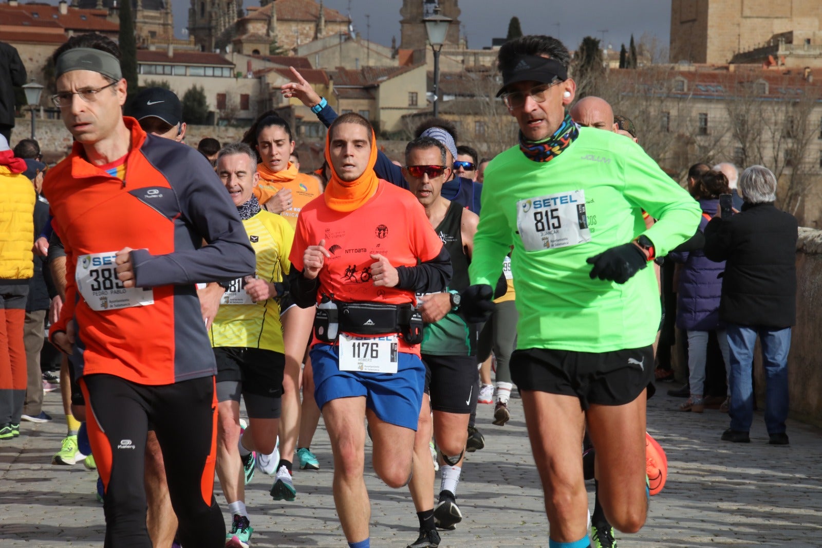 San Silvestre Salmantina: paso por el Puente Romano y calle Compañía