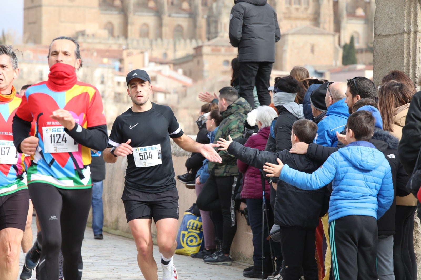 San Silvestre Salmantina: paso por el Puente Romano y calle Compañía