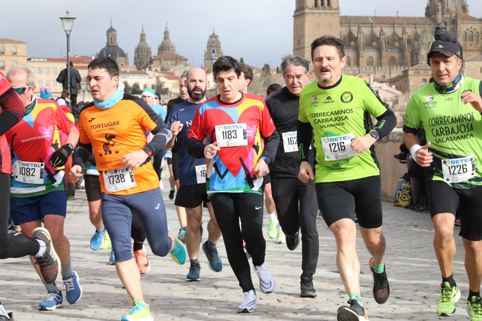 San Silvestre Salmantina: paso por el Puente Romano y calle Compañía