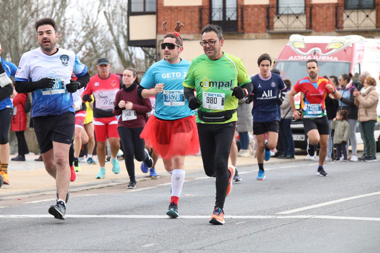 San Silvestre Salmantina: paso por el Puente Romano y calle Compañía