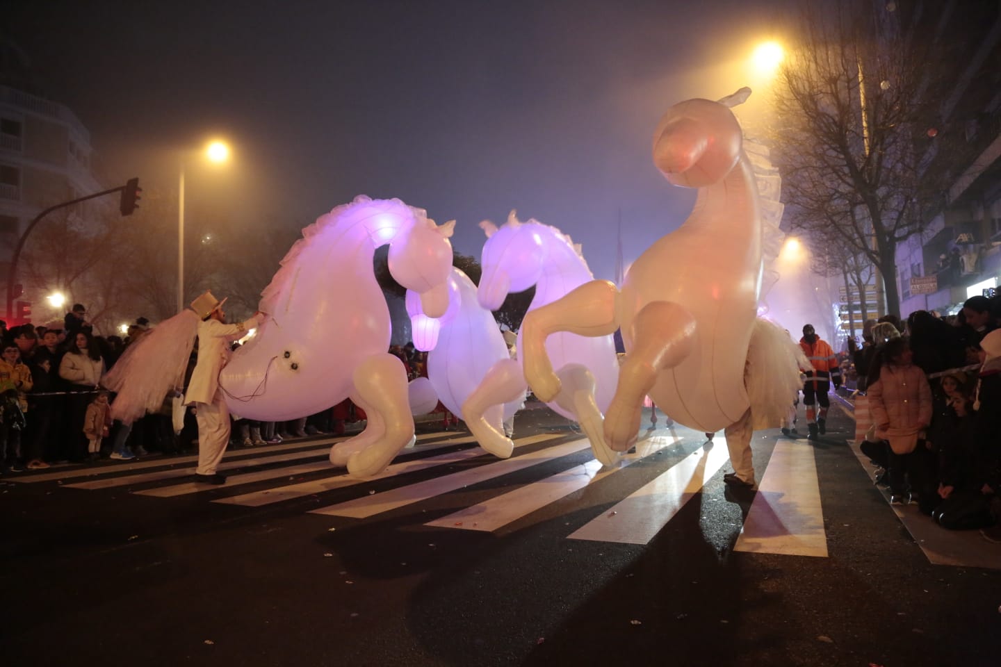 Fotos: Los Reyes Magos recorren las calles del centro de Salamanca