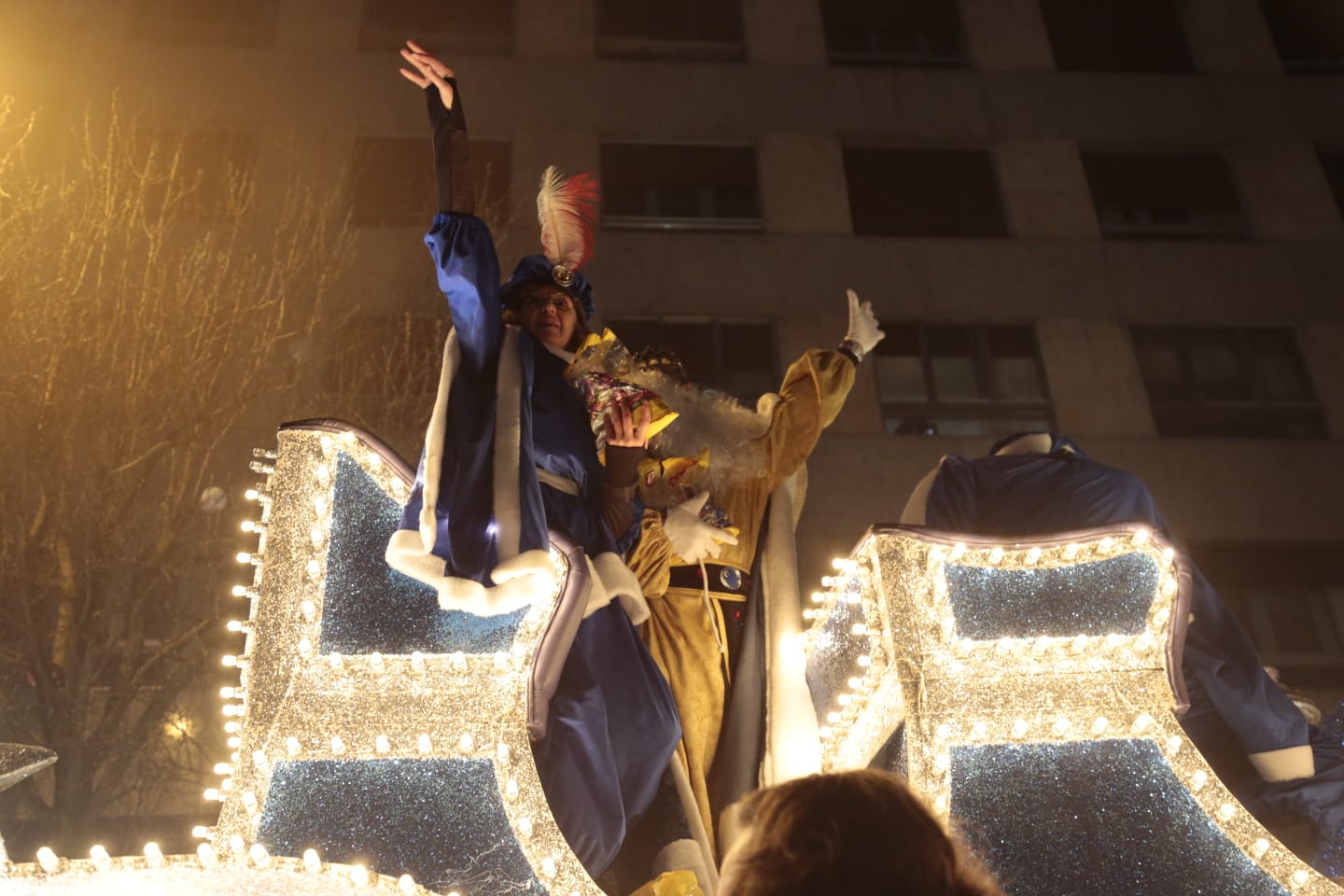 Fotos: Los Reyes Magos recorren las calles del centro de Salamanca