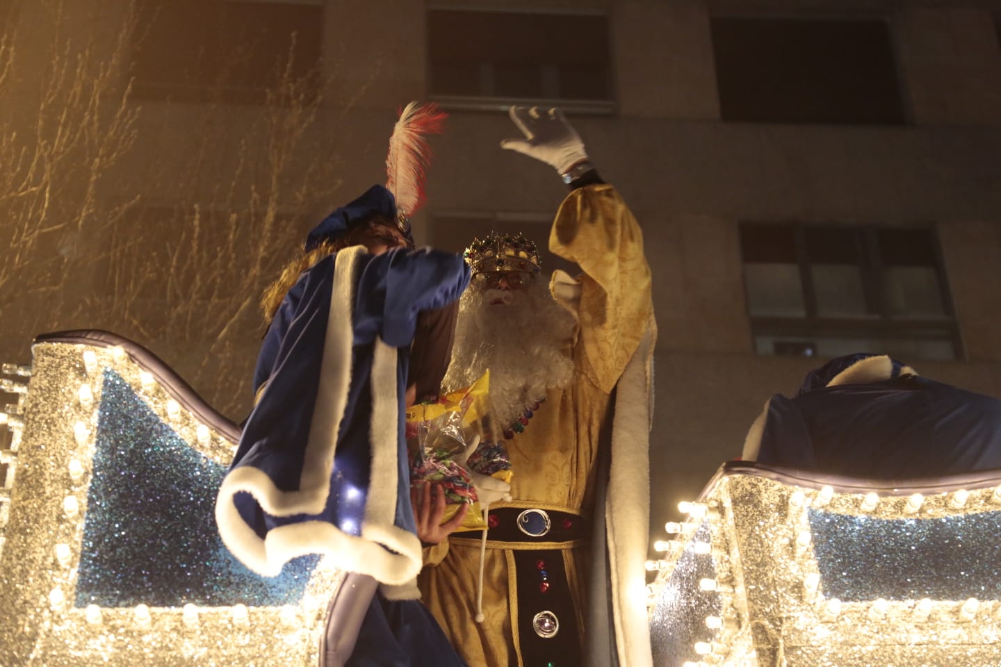 Fotos: Los Reyes Magos recorren las calles del centro de Salamanca
