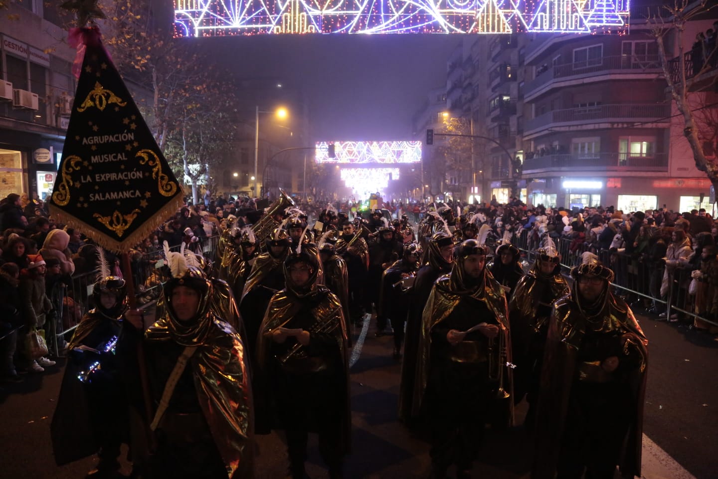 Fotos: Los Reyes Magos recorren las calles del centro de Salamanca
