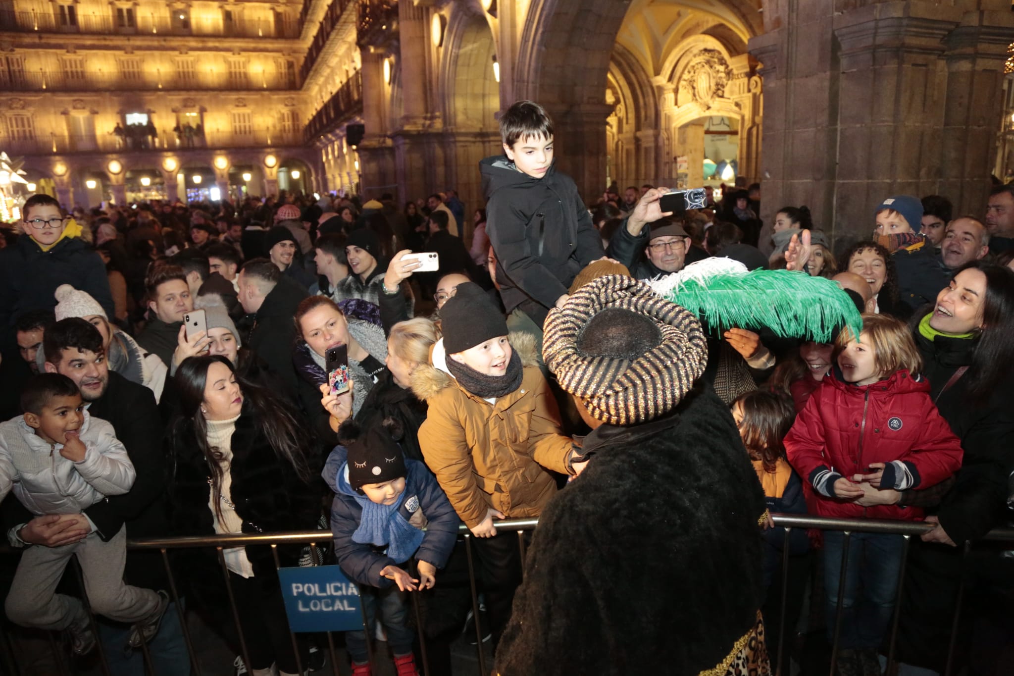 Fotos: La Plaza Mayor de Salamanca acoge a los Reyes Magos