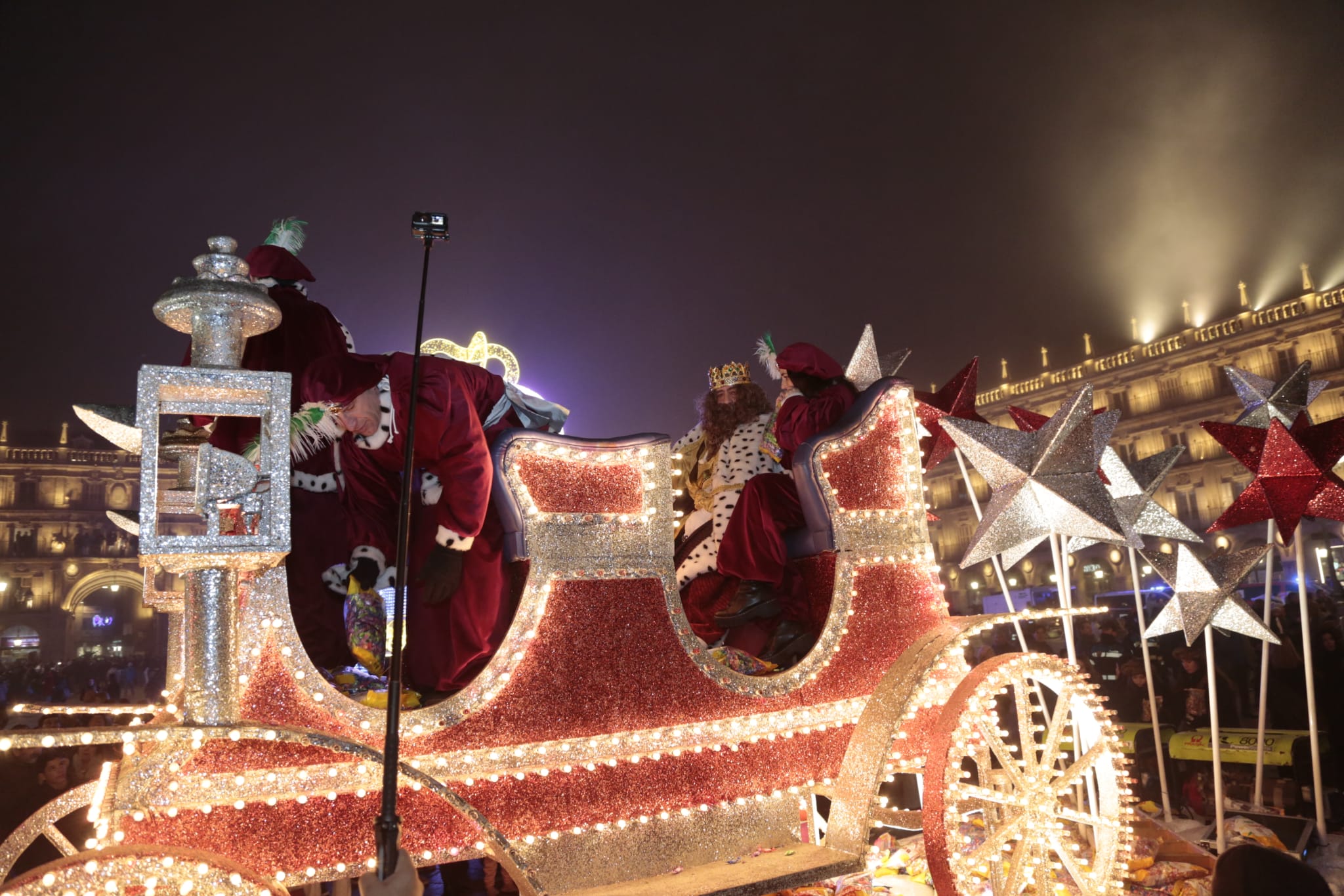 Fotos: La Plaza Mayor de Salamanca acoge a los Reyes Magos