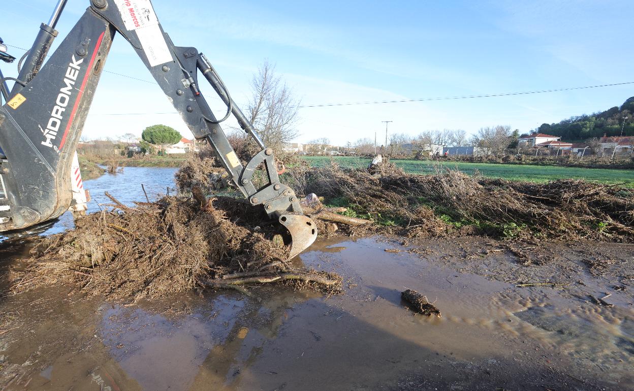 Destrozos en Aldeatejada producto de las inundaciones.