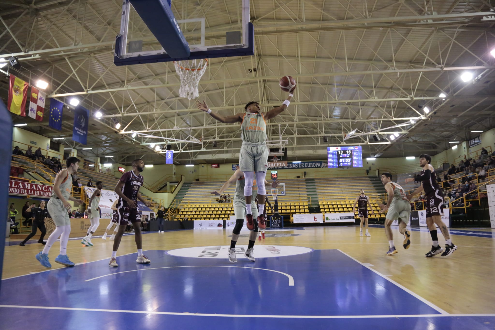 Fotos: El CB Tormes doblega al colista Baskonia