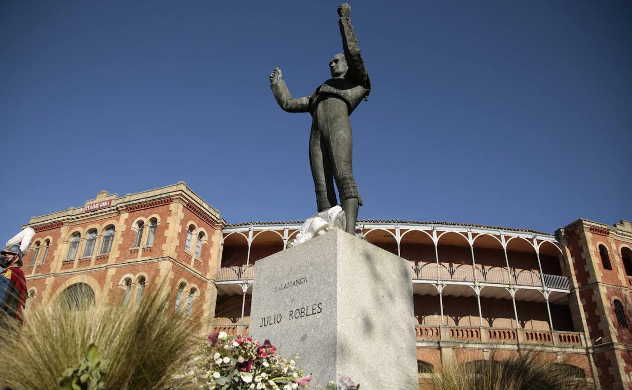 Homenaje a Julio Robles en 2022. 