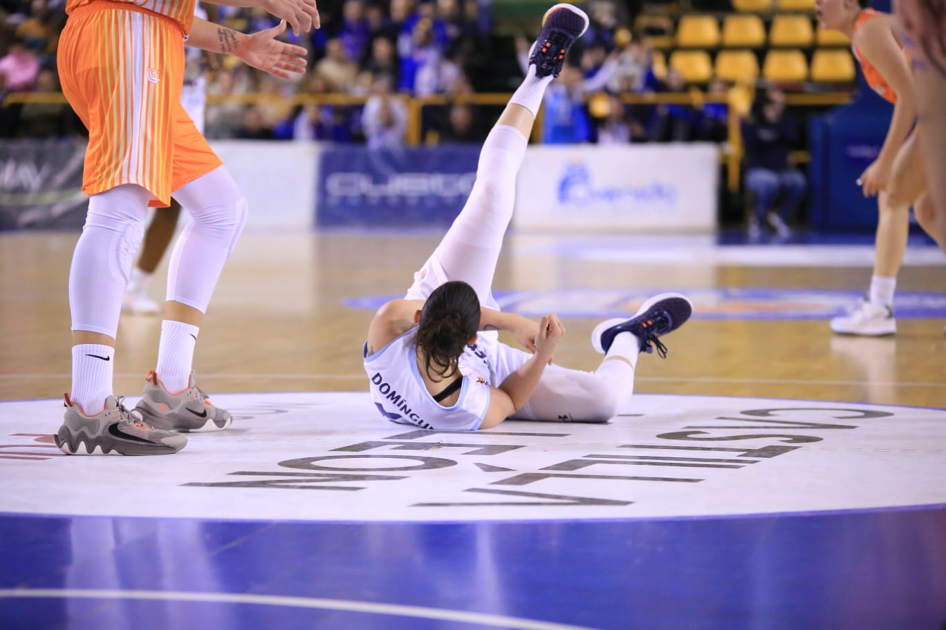 Fotos: Primer partido de Vázquez con el CB Avenida