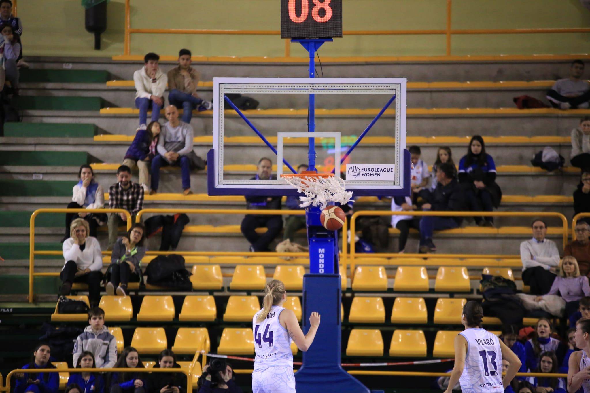 Fotos: Primer partido de Vázquez con el CB Avenida