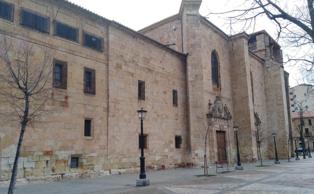 La fachada del convento de Las Úrsulas. 