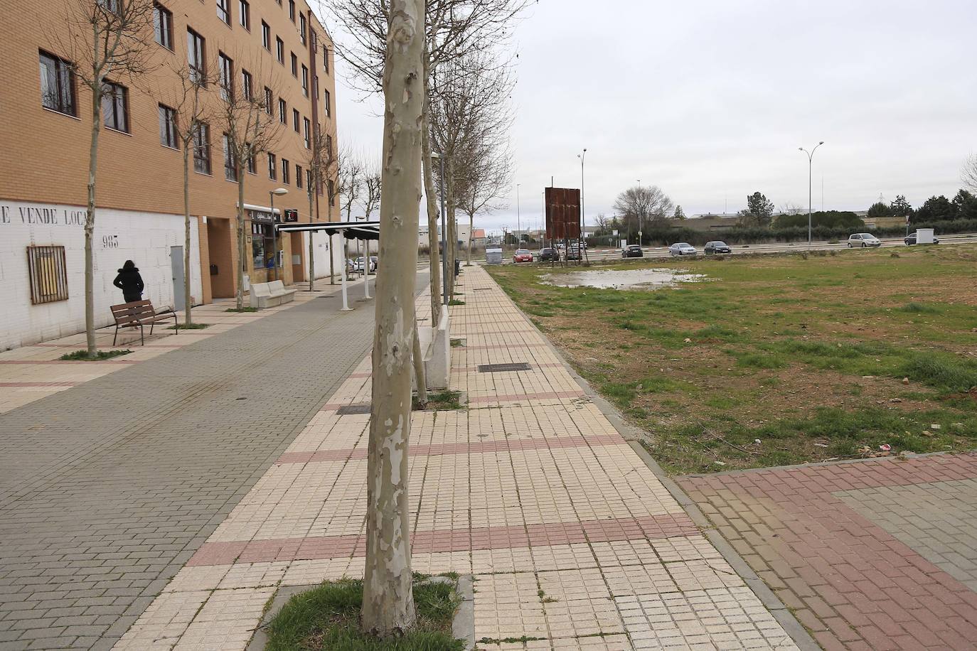 Fotos: Y seguimos en las mismas... El Zurguén y el Teso, su edificio inacabado, y mucho más