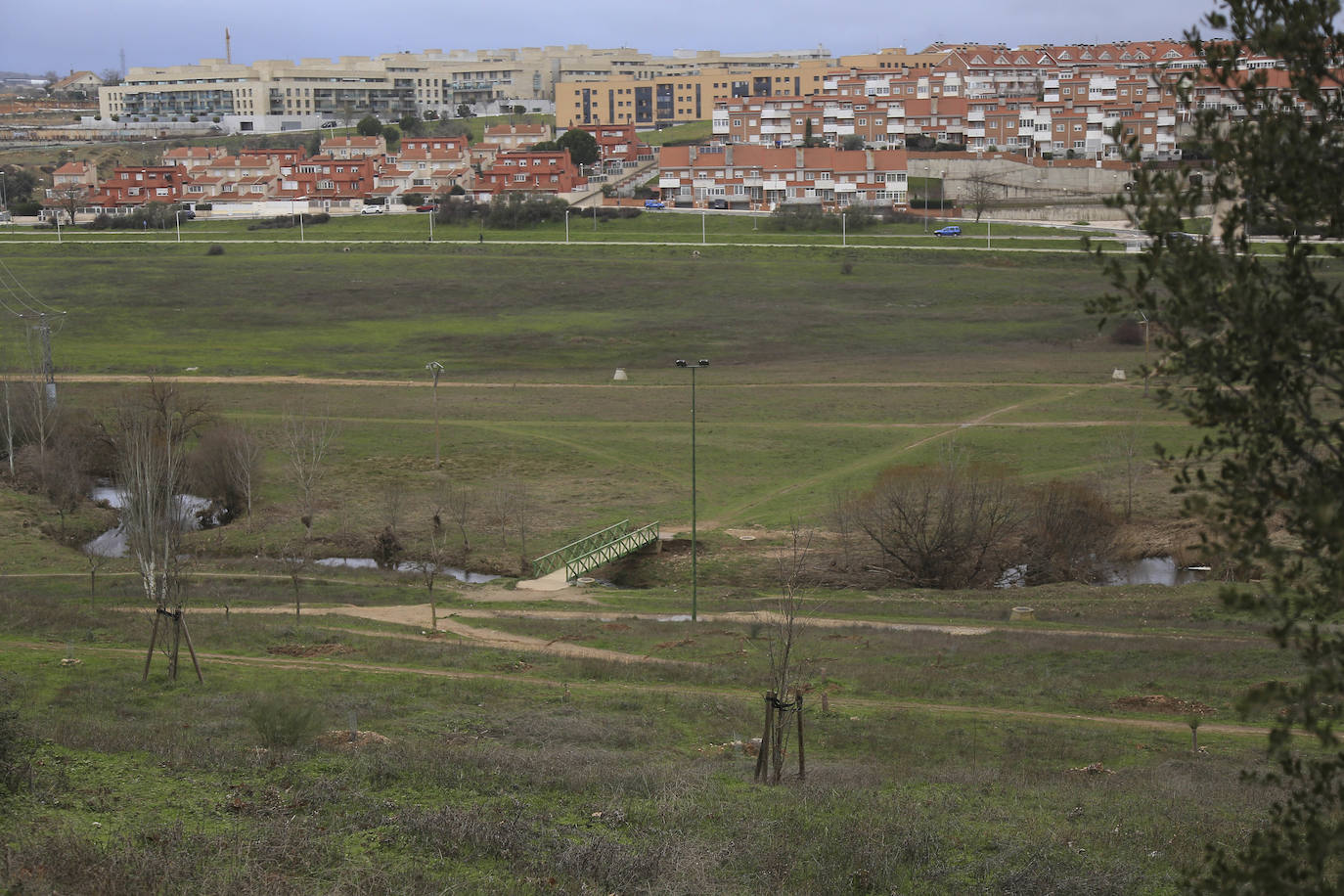 Fotos: Y seguimos en las mismas... El Zurguén y el Teso, su edificio inacabado, y mucho más