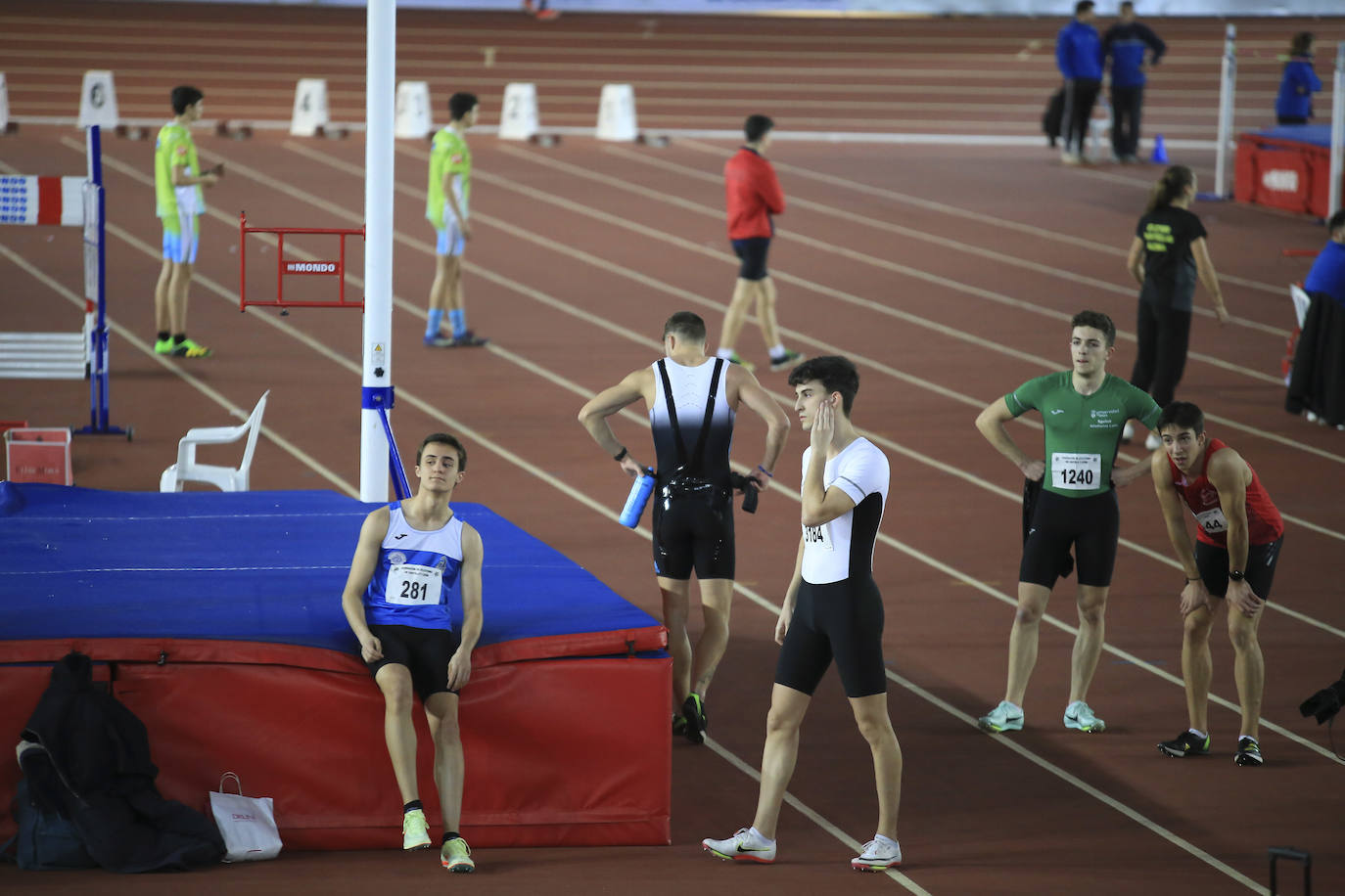 Fotos: Control de atletismo en la Carlos Gil Pérez con la presencia de Óscar Husillos