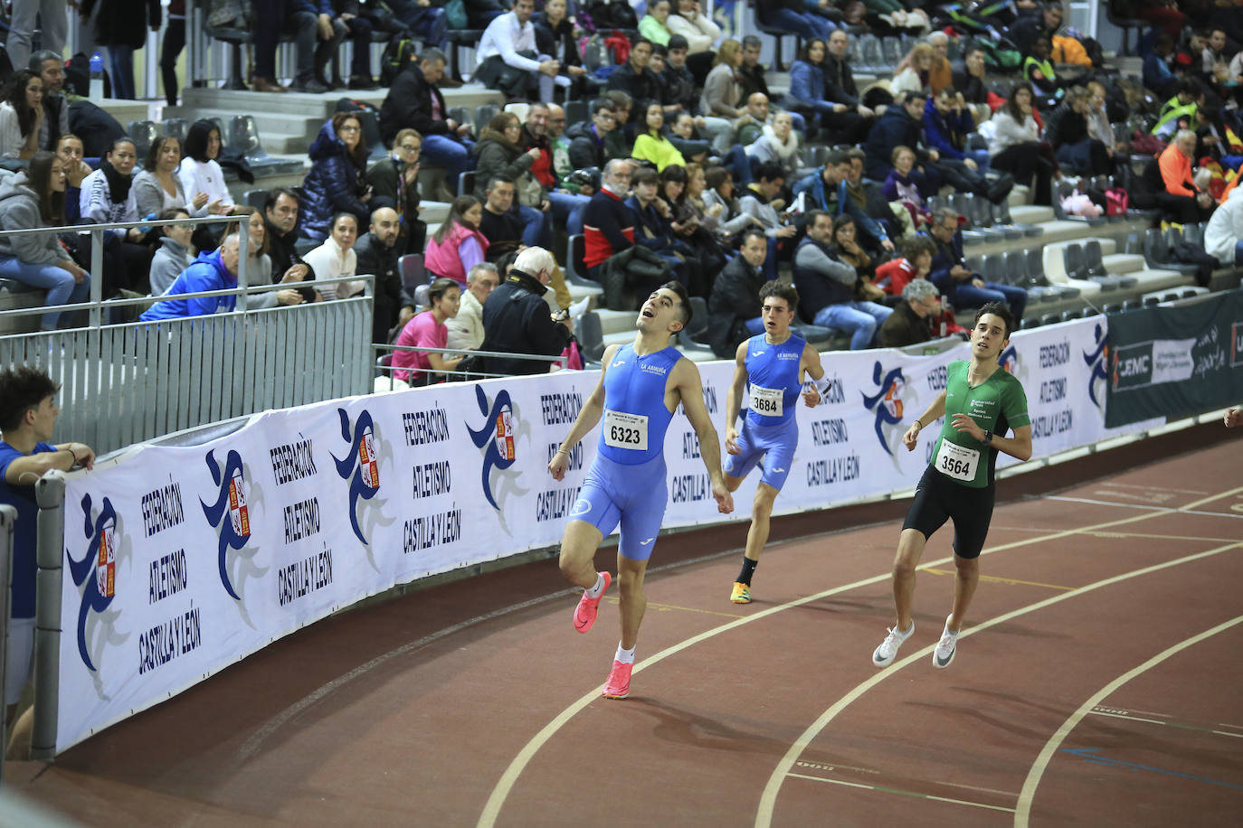 Fotos: Control de atletismo en la Carlos Gil Pérez con la presencia de Óscar Husillos