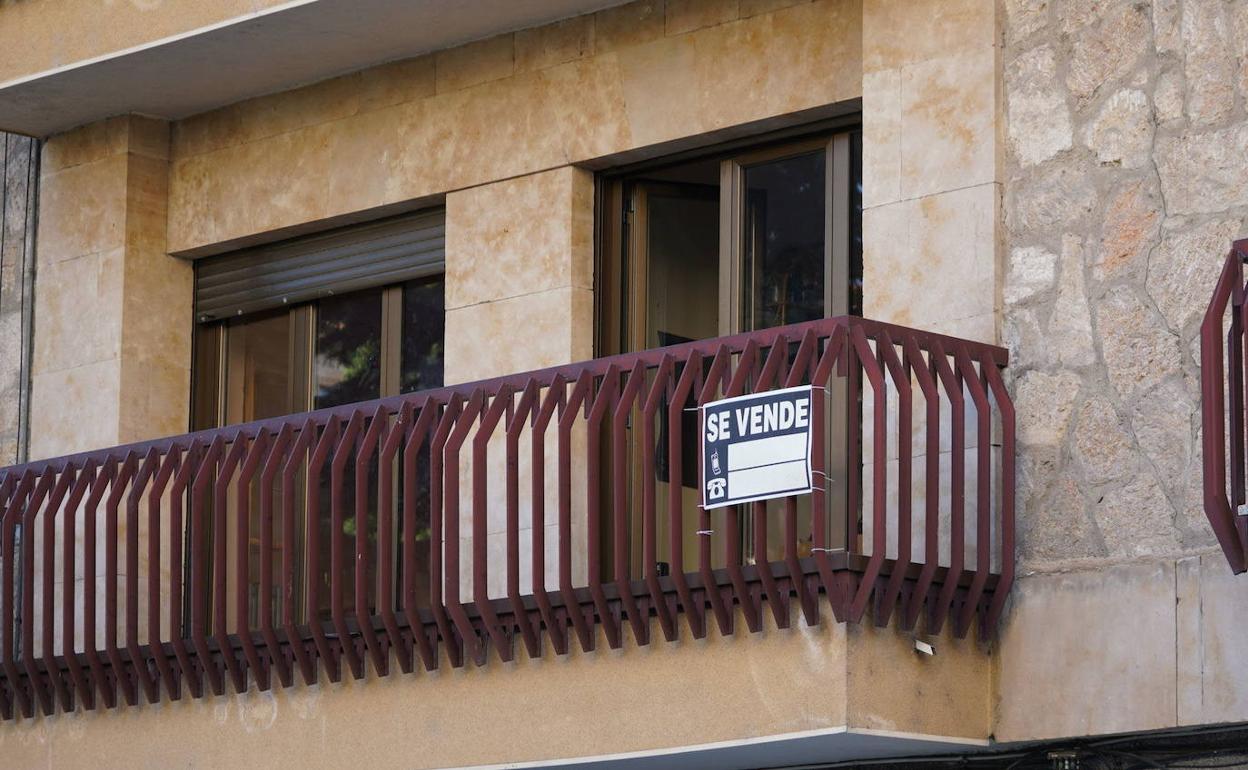 Piso en venta en un edificio de Salamanca.