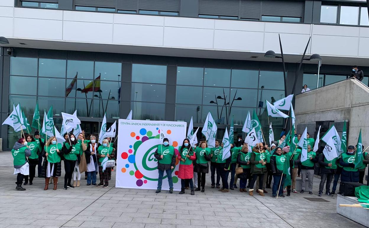 La concentración de CSIF frente al Hospital de Salamanca. 