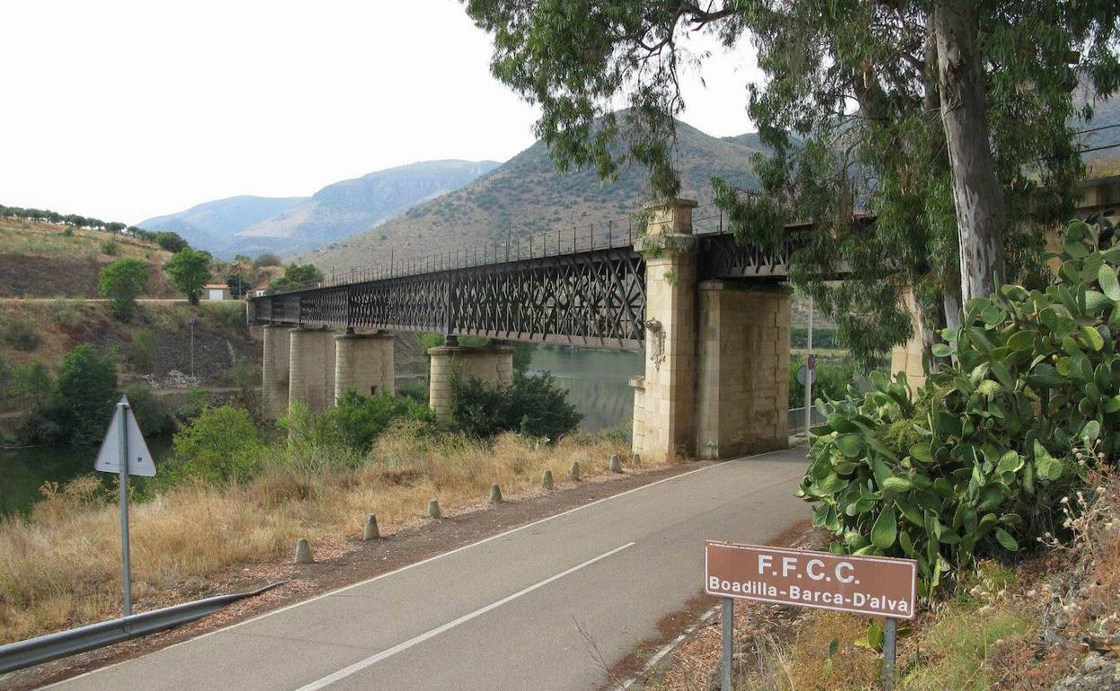 Puente del tren entre Salamanca y Portugal en La Fregeneda. 