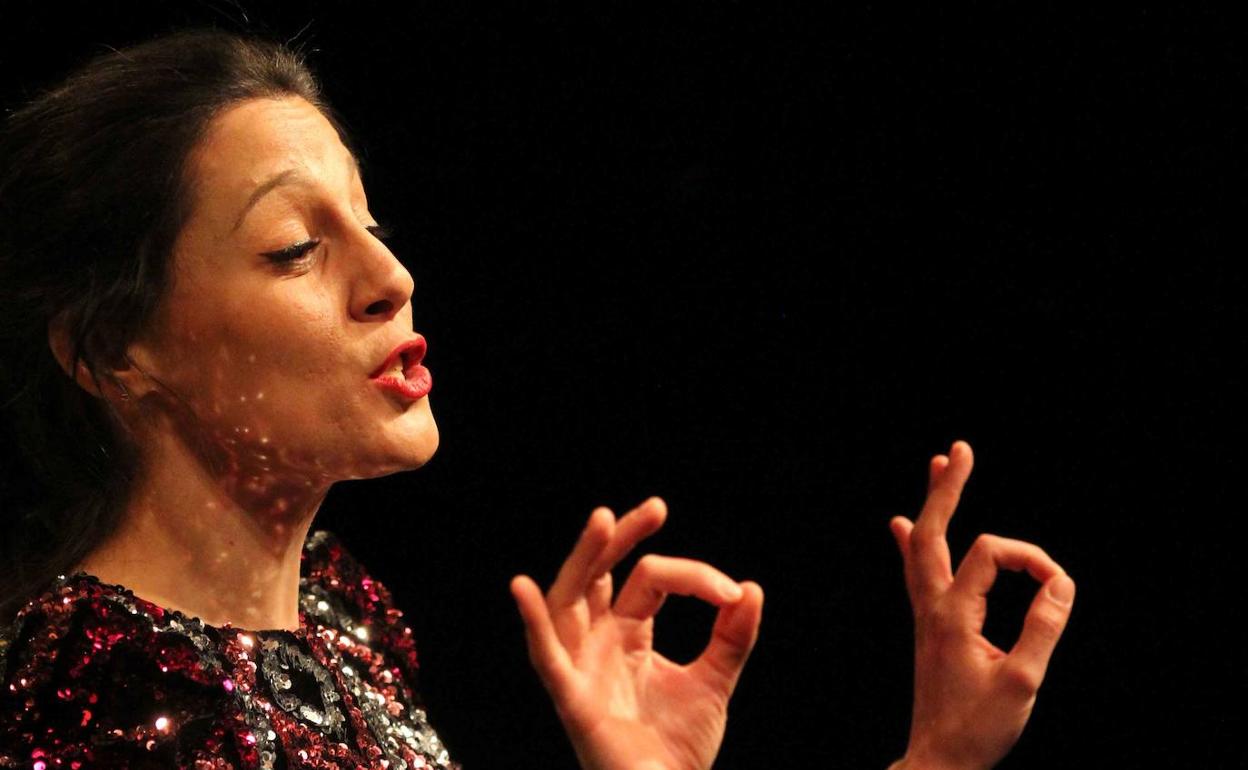 La soprano Adriana Viñuela en uno de sus espectáculos. 
