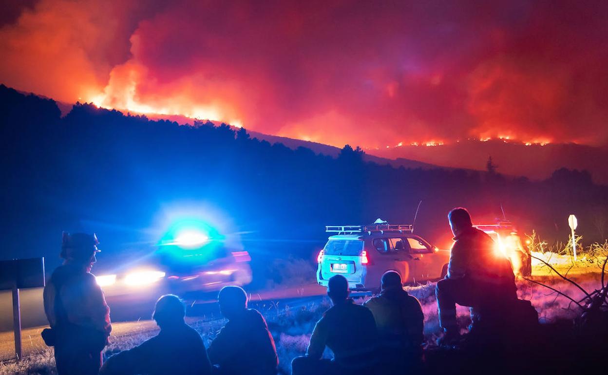 Incendio forestal en el Parque Natural de las Batuecas-Sierra de Francia, en el termino municipal de Monsagro y Serradilla del Arroyo. 