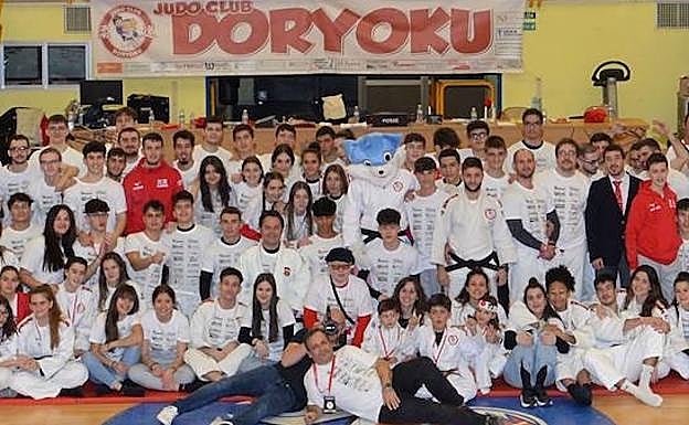 Imagen principal - Würzburg se une a la fiesta del judo salmantino con el Campeonato Doryoku
