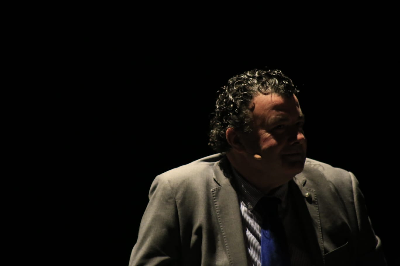 Fotos: Históricos de la UDS asisten a la presentación del libro que homenajea al club