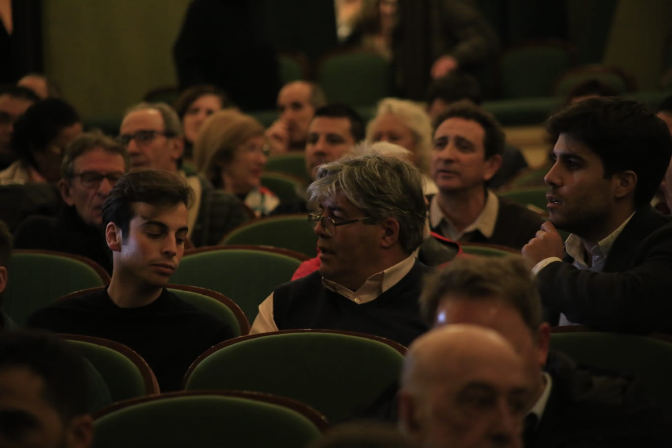 Fotos: Históricos de la UDS asisten a la presentación del libro que homenajea al club