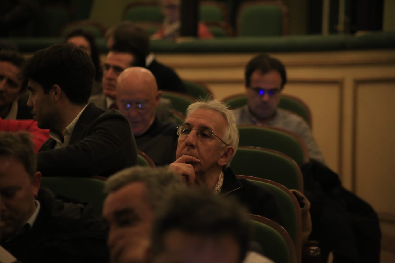 Fotos: Históricos de la UDS asisten a la presentación del libro que homenajea al club