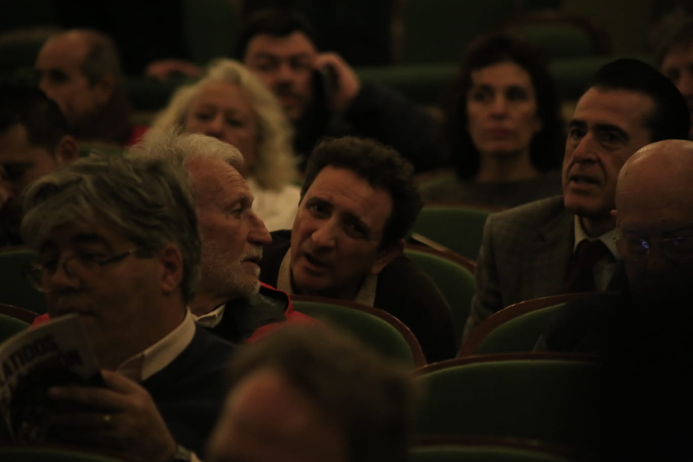 Fotos: Históricos de la UDS asisten a la presentación del libro que homenajea al club