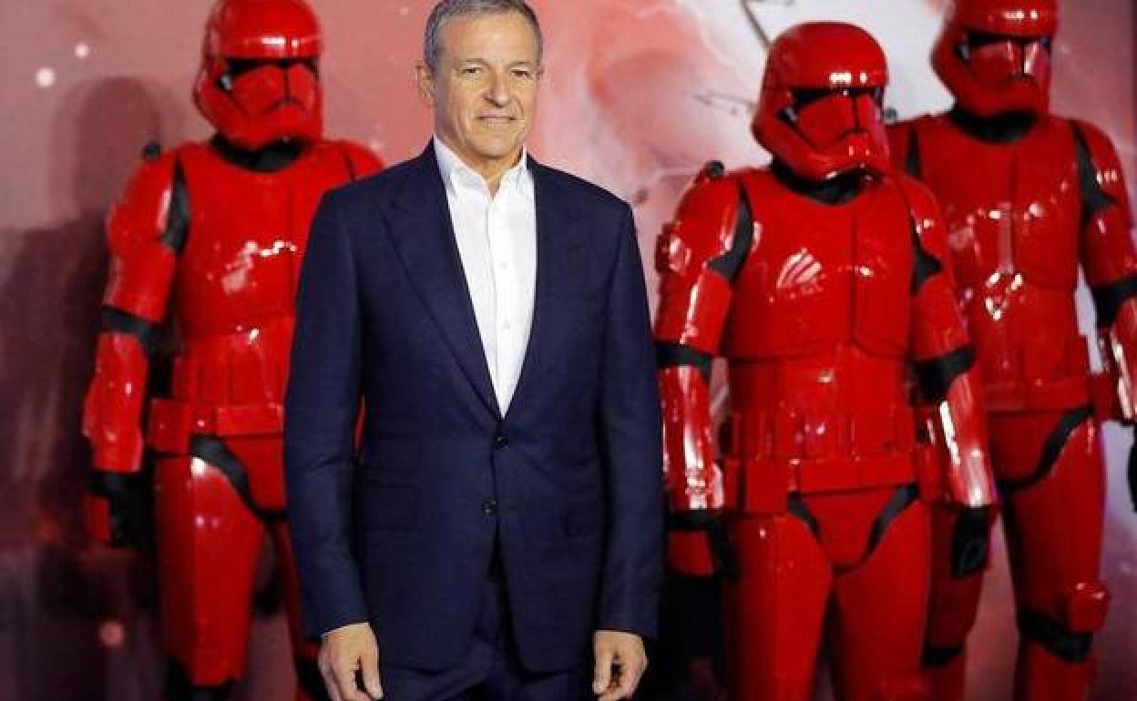 El director ejecutivo de la compañía, Bob Iger, en un acto promocional de los nuevos desarrollos de 'Star Wars'