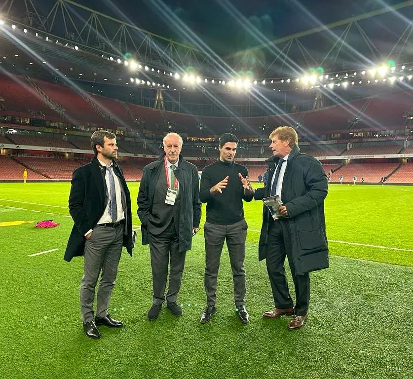 Del Bosque, junto a Arteta, entrenador del Arsenal, tras el partido del equipo londinense el pasado fin de semana. 