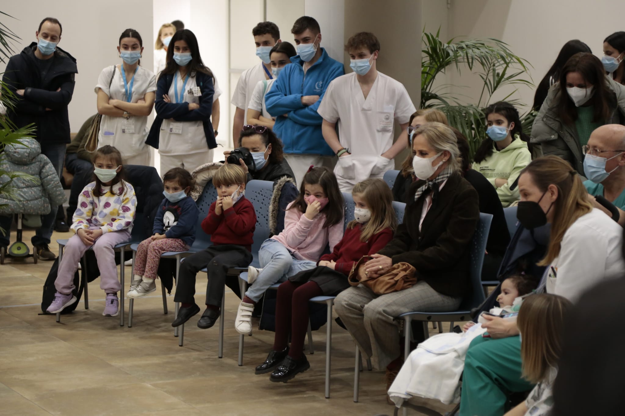 Fotos: Espectáculo musical en el hospital de Salamanca para los niños enfermos 