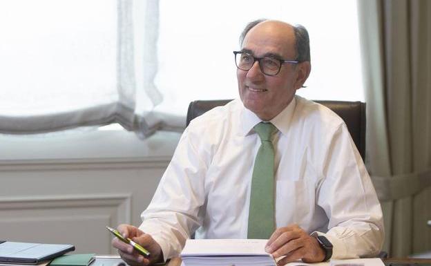 Iberdrola gana 4.339 millones, récord histórico, aunque su negocio flaquea en España