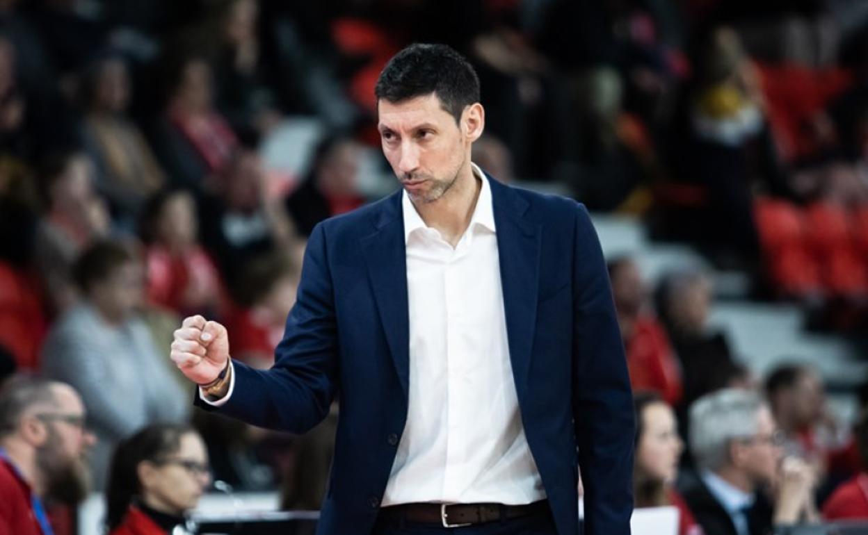 Pepe Vázquez celebra una canasta el miércoles en Hungría. 