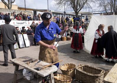 Imagen secundaria 1 - El folclore tradicional brilla con luz propia en la clausura de la Matanza Típica de Guijuelo