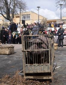 Imagen secundaria 2 - El folclore tradicional brilla con luz propia en la clausura de la Matanza Típica de Guijuelo