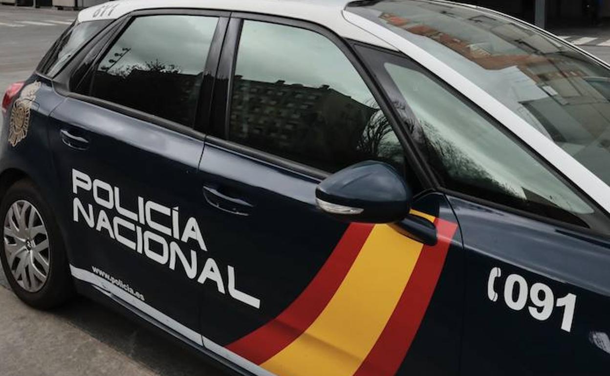 Imagen de archivo de un vehículo de la Policía Nacional.