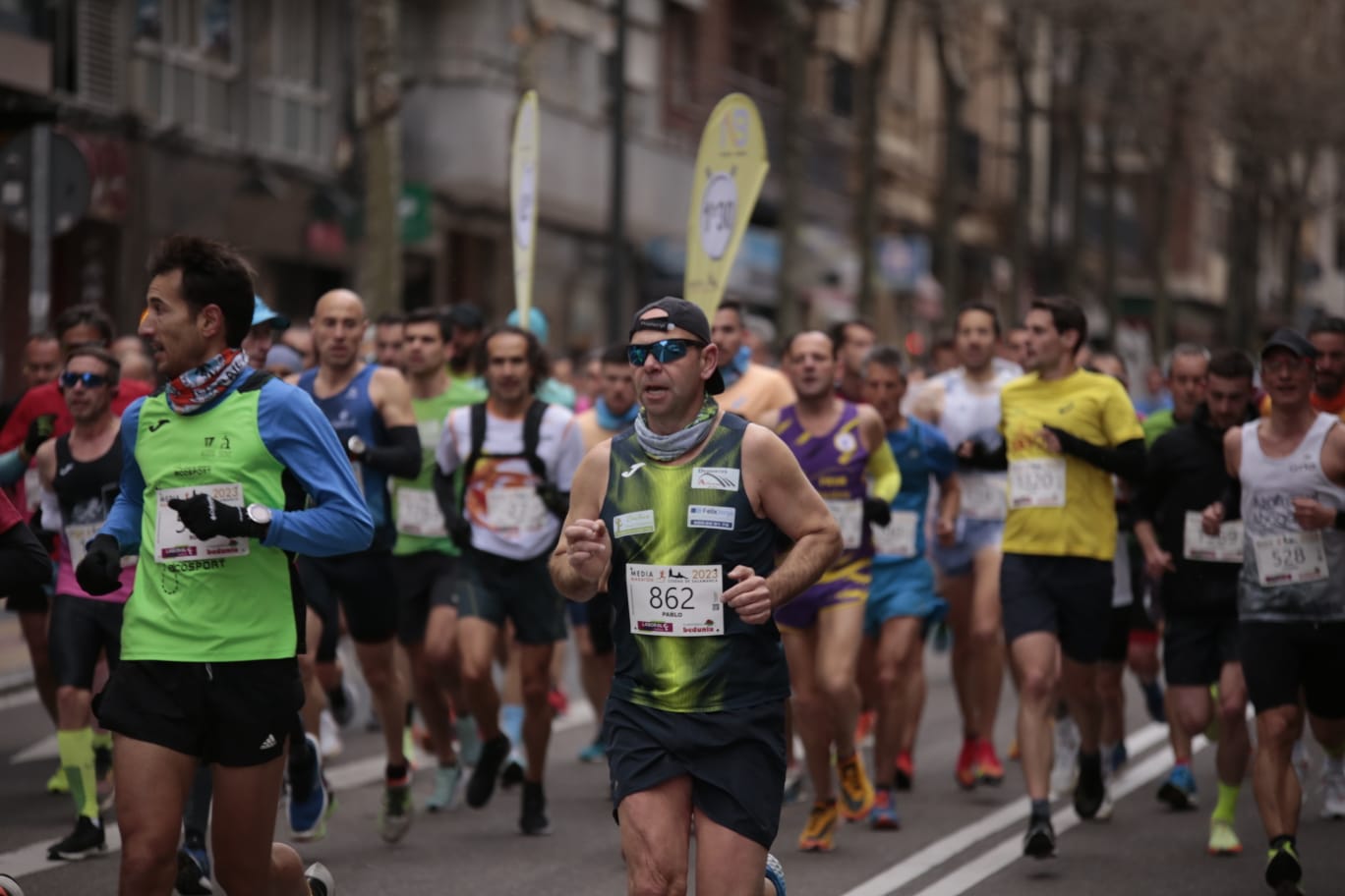 Fotos: Fiesta del atletismo popular salmantino con la Media Maratón