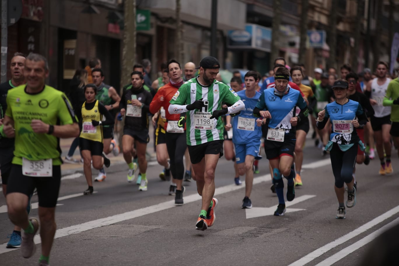 Fotos: Fiesta del atletismo popular salmantino con la Media Maratón