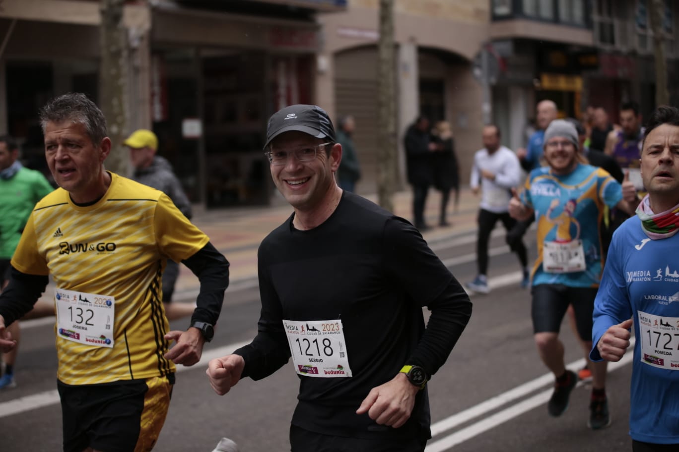 Fotos: Fiesta del atletismo popular salmantino con la Media Maratón