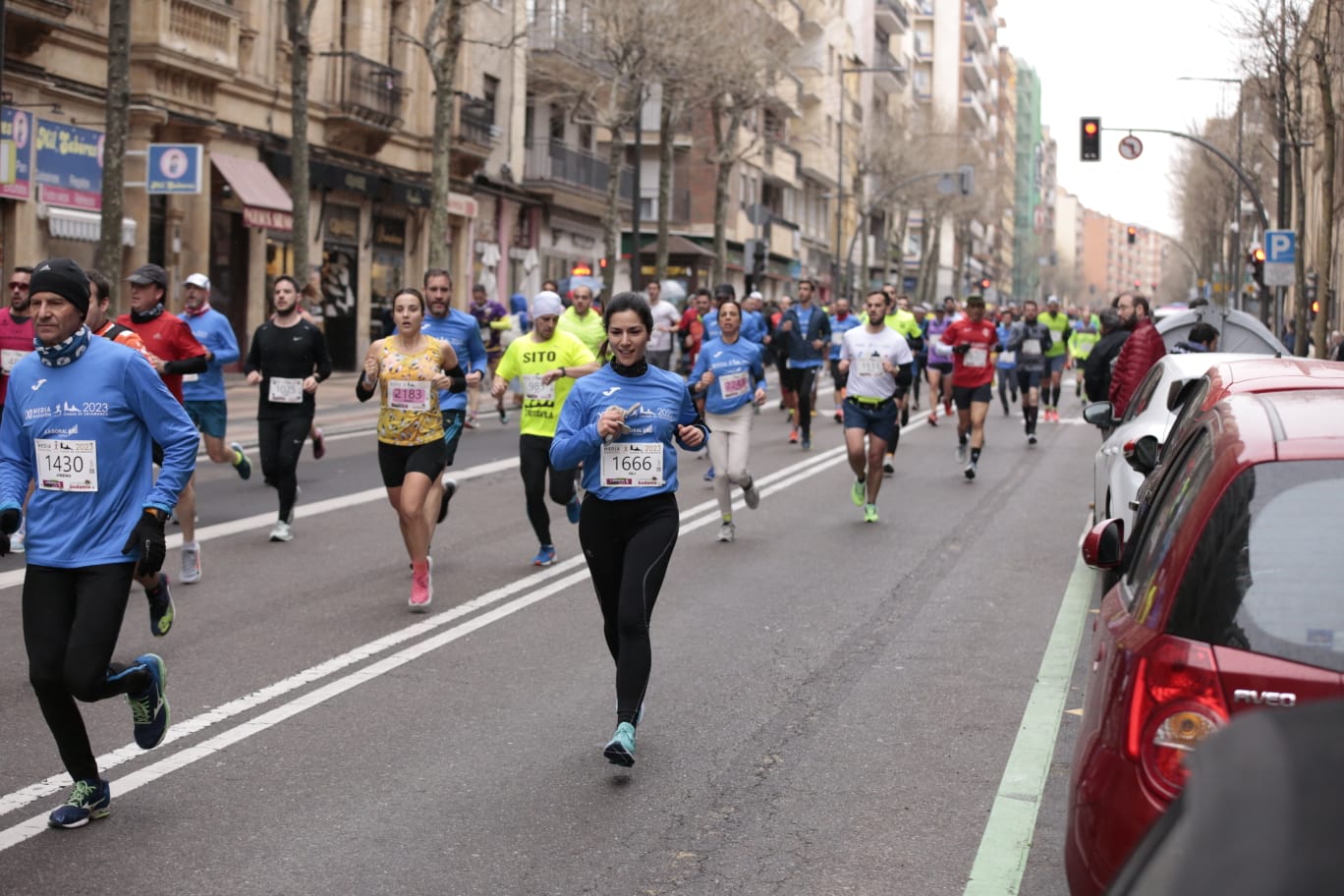 Fotos: Fiesta del atletismo popular salmantino con la Media Maratón