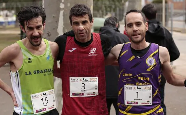 Javier Alves gana al esprint en la Media Maratón de Salamanca a Dani Sanz y Juan Bueno