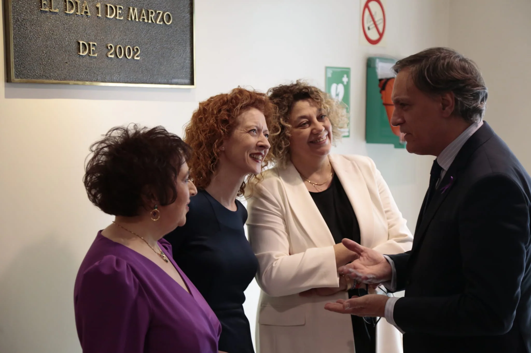 Imagen principal - Salamanca homenajea a tres mujeres «decididas y remangadas» por el 8M