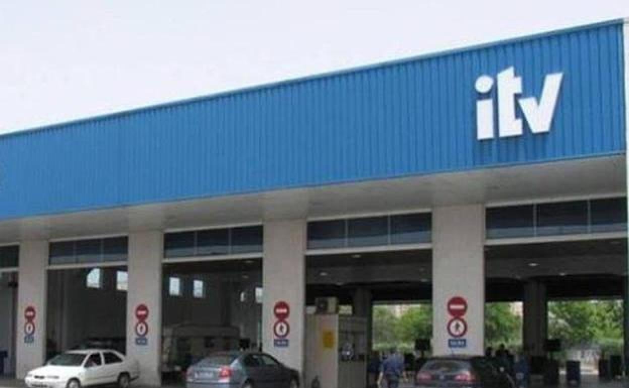 Placas solares: así ahorrarán energía una treintena de ITV en España