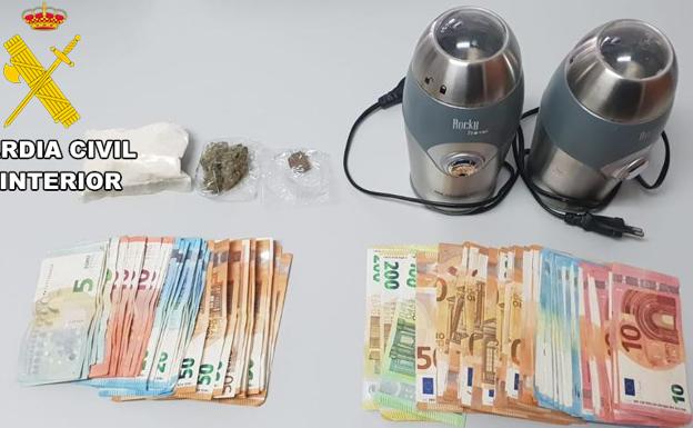 Droga y dinero incautado.