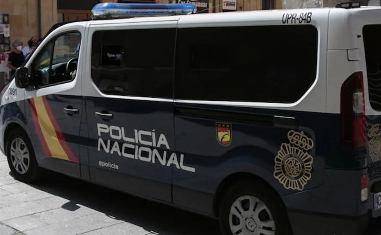 Imagen de archivo de un vehículo de la Policía Nacional.